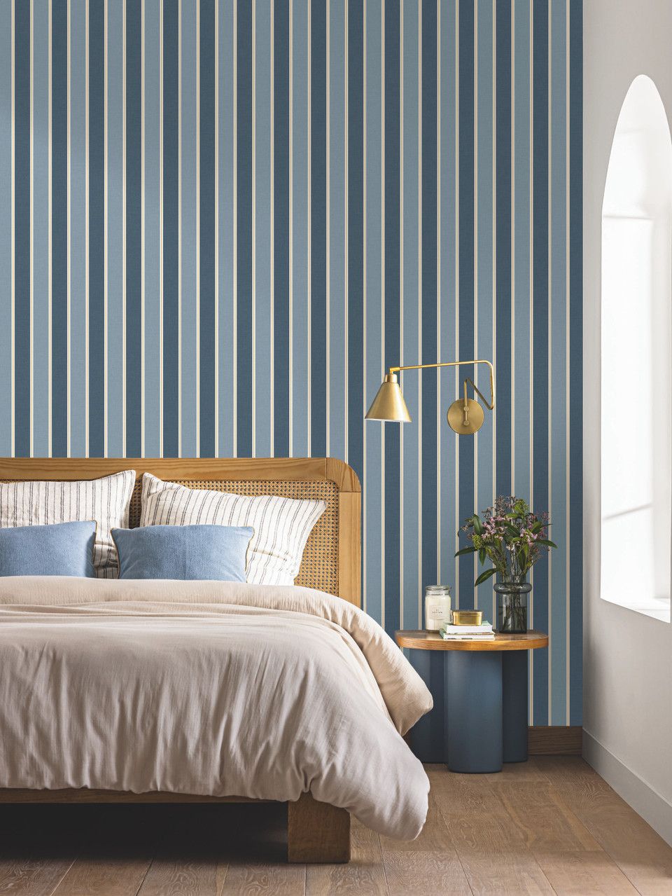 Navy - Classic Lines