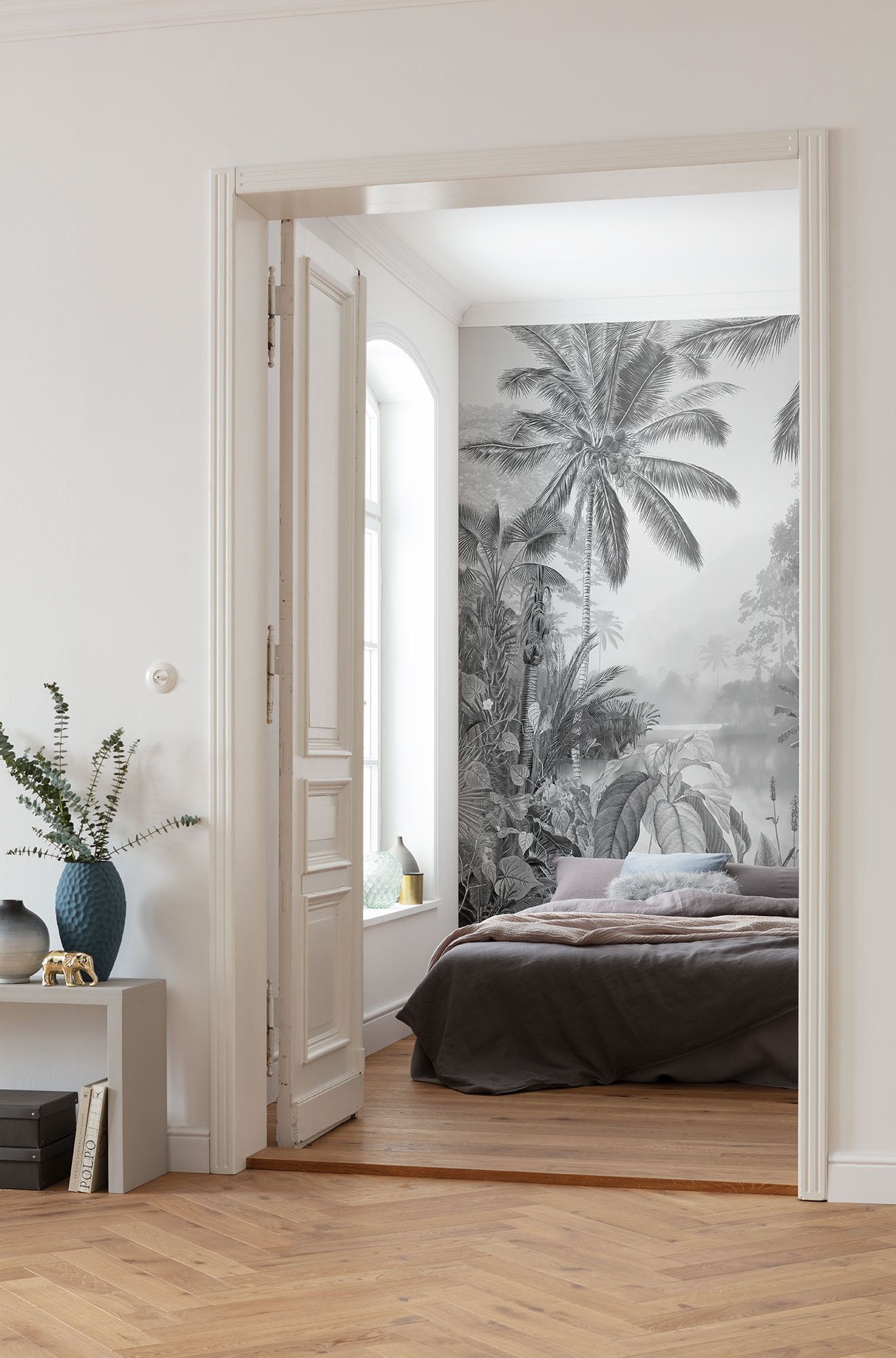 Lac Tropical Black & White Mural